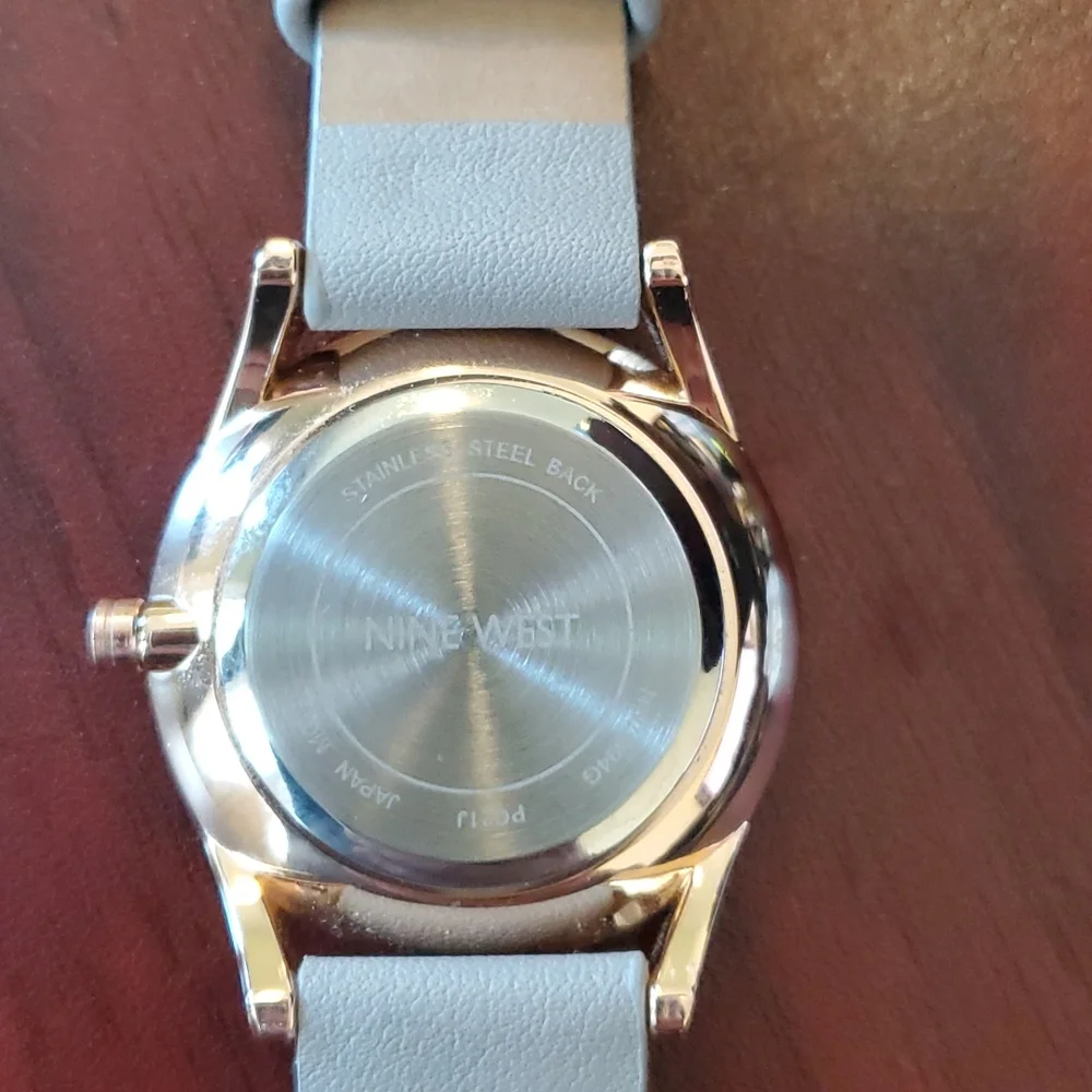 Nine West‎ watch. Gray and rose gold.